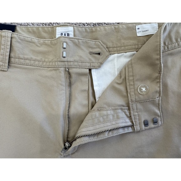 Gap City Short Womens 18 Khaki Tan Mid Rise Chino Shorts NWT 3 Inch Inseam - Picture 4 of 13